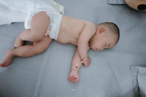 温县宝宝老打喷嚏怎么办